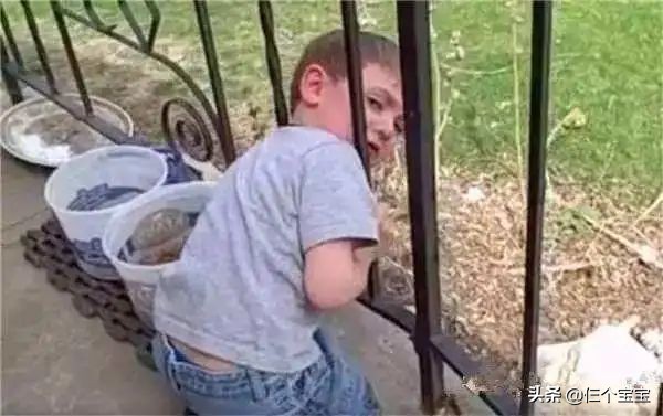 为什么小孩子喜欢抠洞,为什么小朋友喜欢抠肉刺