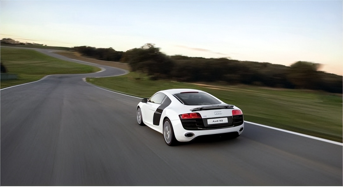 r8v10,奥迪r8v10performancequattro