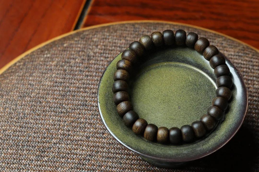 文莱沉香沉水级手串,入门级文莱沉香手串