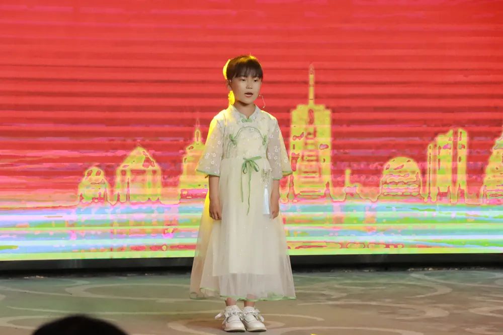 大同市大成双语学校初一18班,大同大成双语学校初一