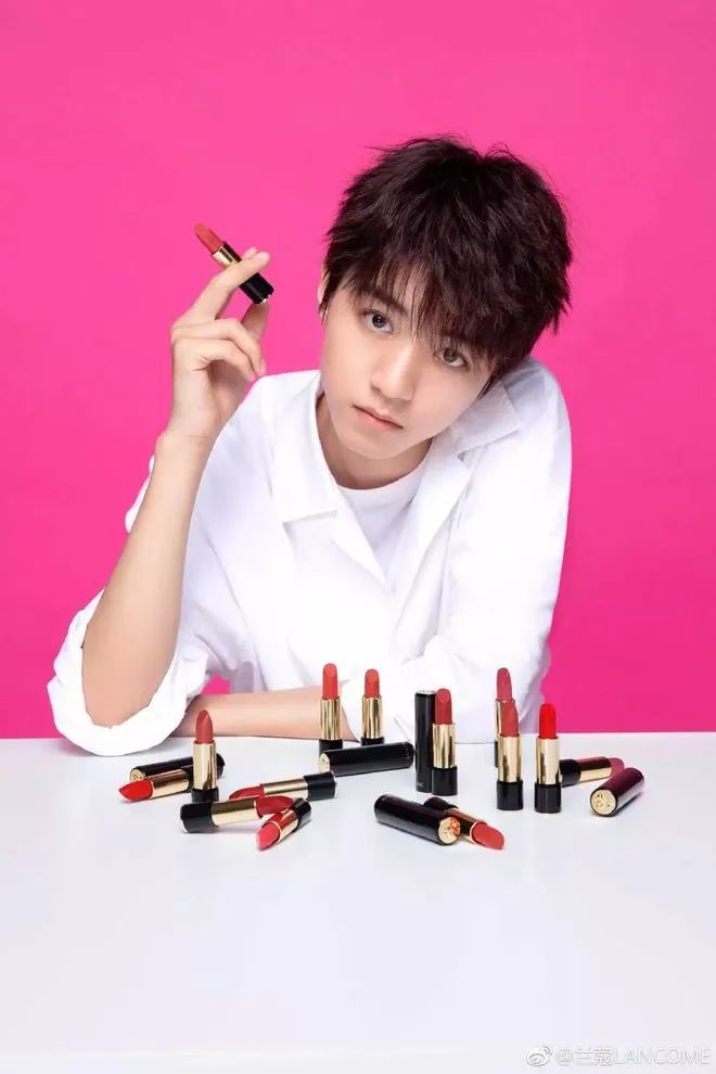 胡茬男口红,胡茬男星