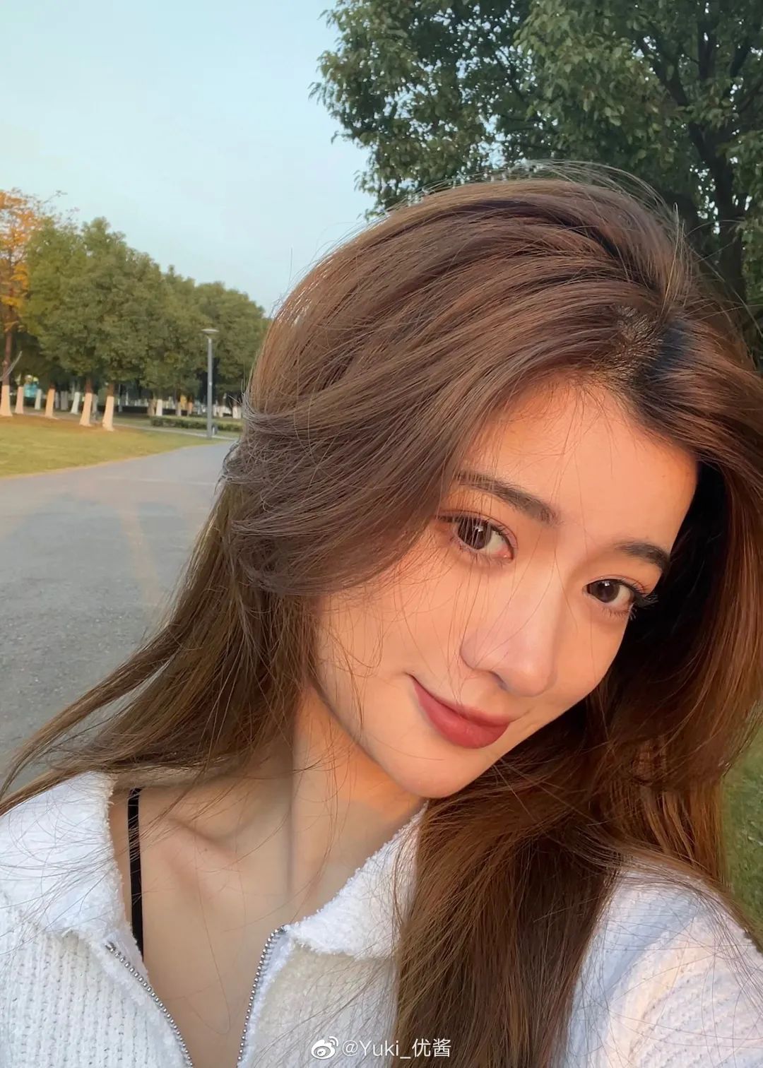 突袭明星翻包,女明星突袭各种现场