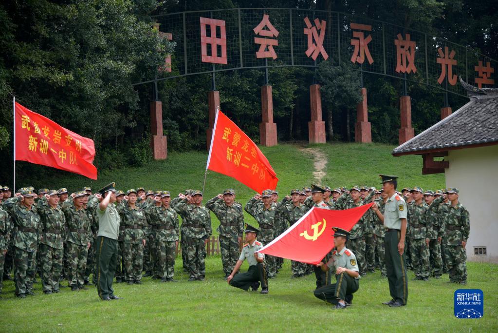 为实现中华民族伟大复兴提供战略支撑——在习*平近**强军思想指引下新时代国防和*队军**建设成就综述