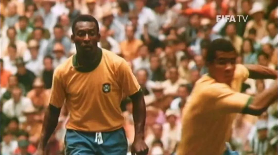 球王贝利离世因为什么,球王贝利去世球场上为他致敬