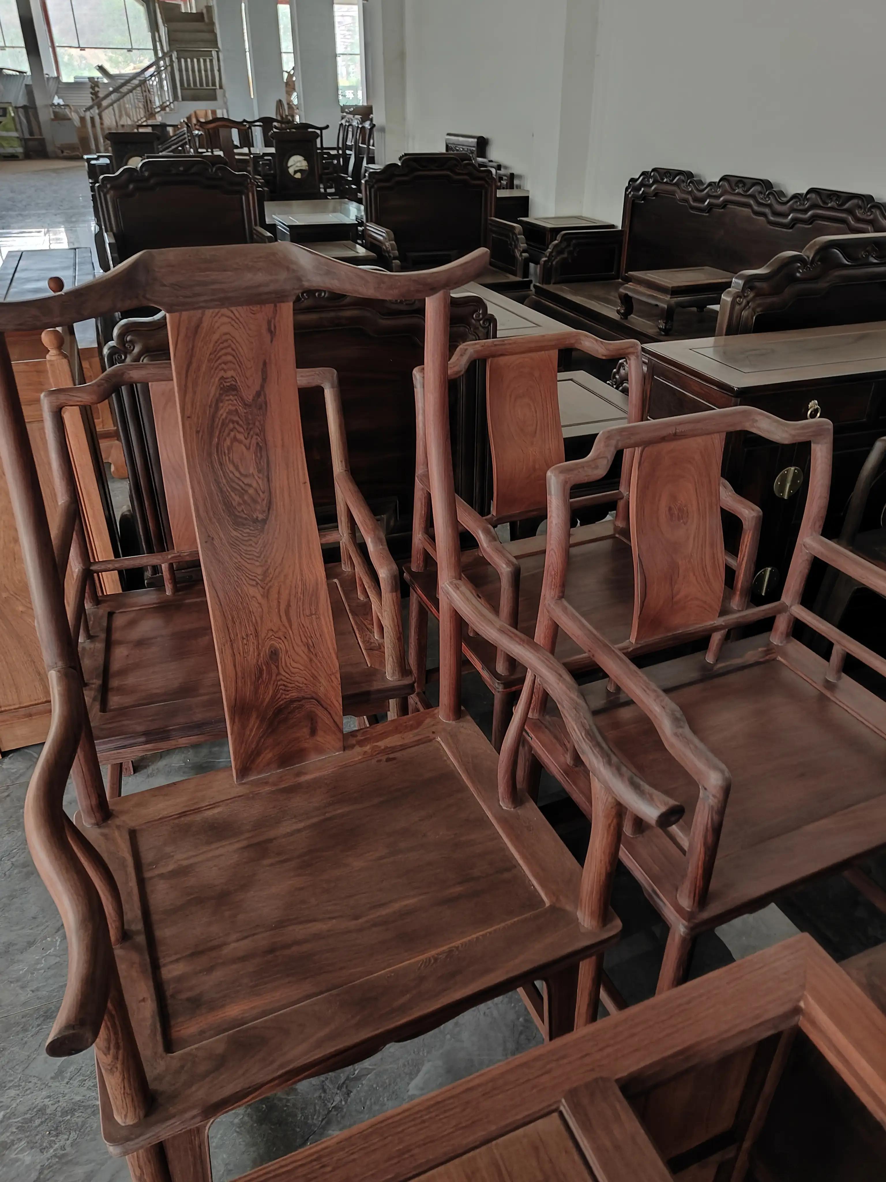 红木家具配玻璃面,红木家具玻璃要和桌面一样大吗