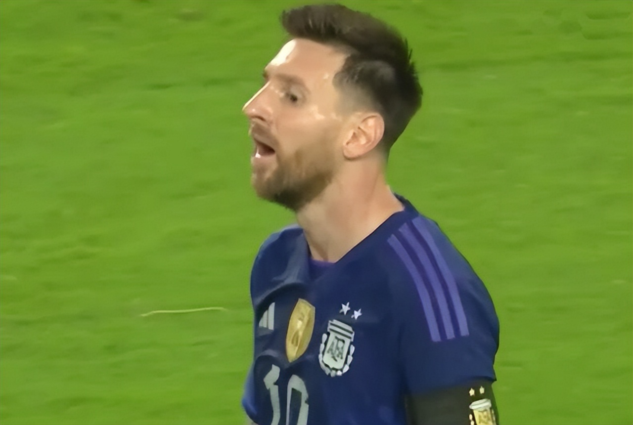 2-0！梅西刷新纪录，攻破31支国家队球门，上帝视角挑传令人膜拜