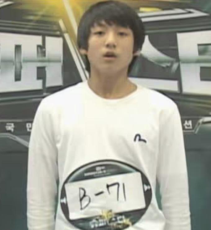 田柾国献唱世界杯：25岁“满分男友”太励志，韩国有条“柾国路”