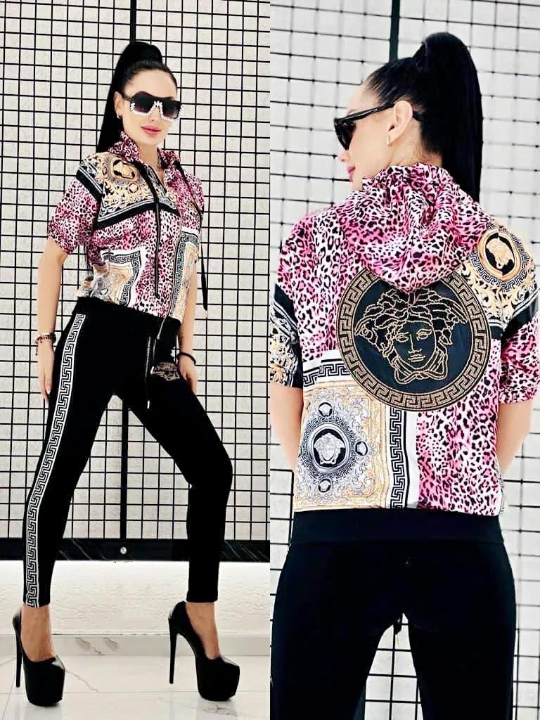 酷酷的女士运动休闲装，满满的青春运动气息