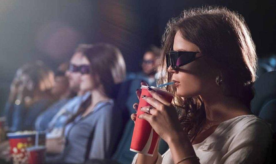 好莱坞英雄主义电影文化解析,简述当代好莱坞电影的产生与发展