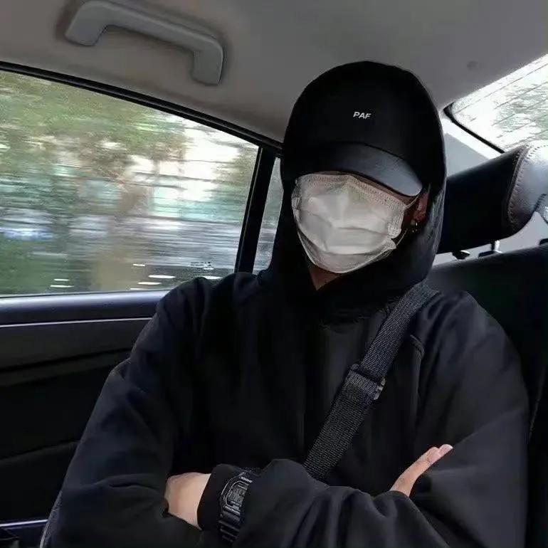 成熟稳重痞帅的男人头像,成熟痞帅男头像