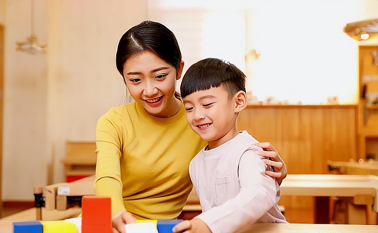 高考后找大姐姐释放“压力”，现在年轻人，到底有多累？