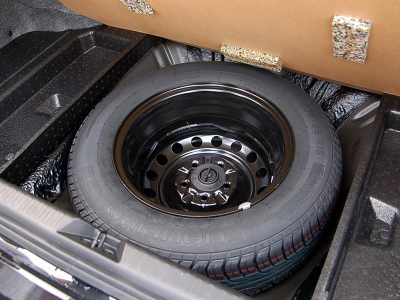 怎么看汽车轮胎耐磨程度,汽车轮胎买耐磨的好还是静音的好