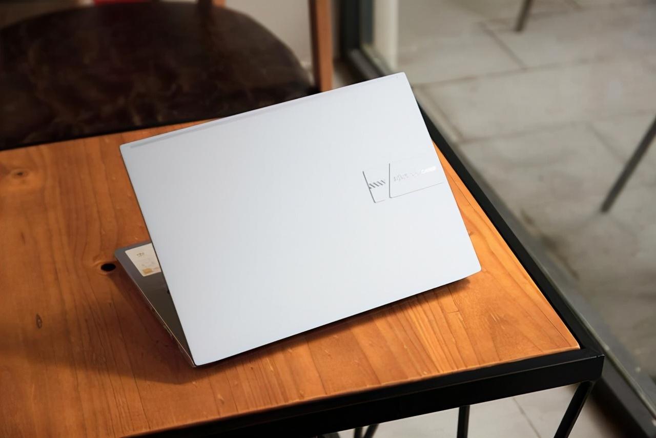 笔记本4000左右推荐oled屏,3千左右笔记本推荐oled屏幕