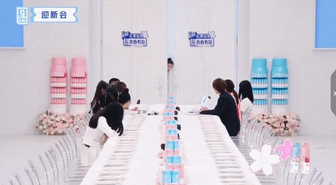 “一丝不挂”还不害臊，娱乐圈为艺术献身的“流氓真相”藏不住了