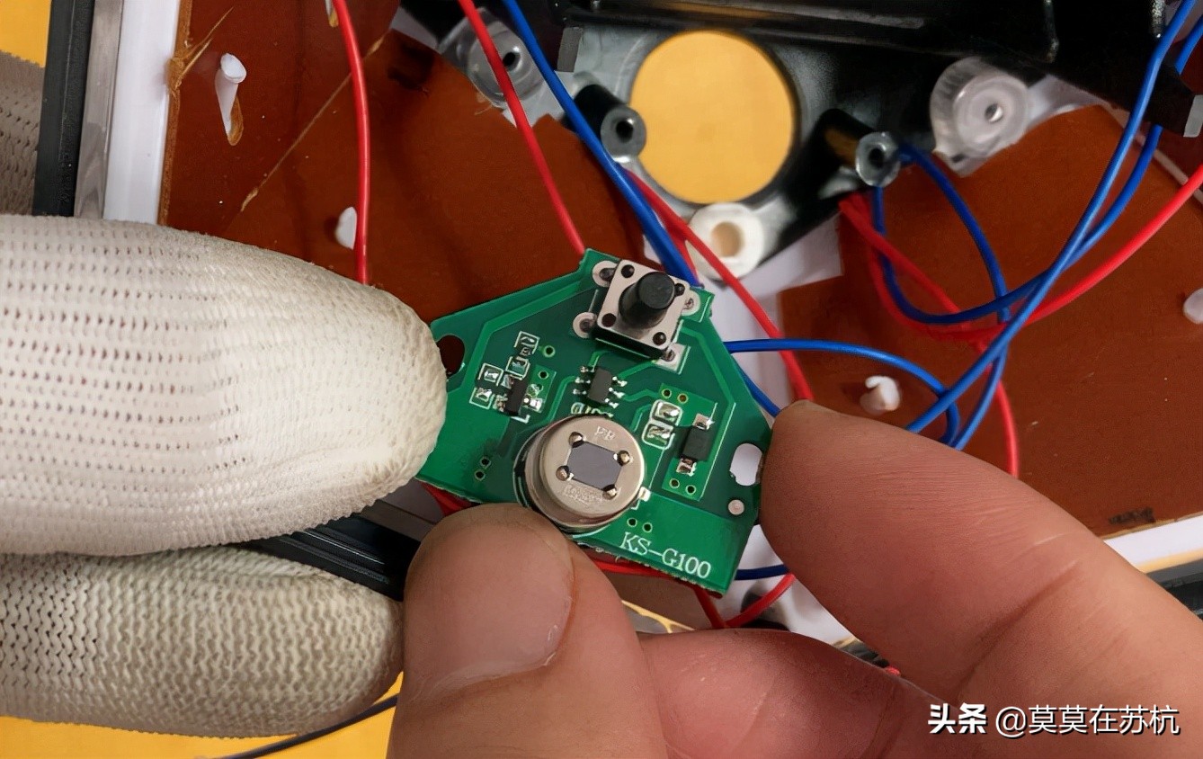 很low的灯光,小太阳led灯的芯片