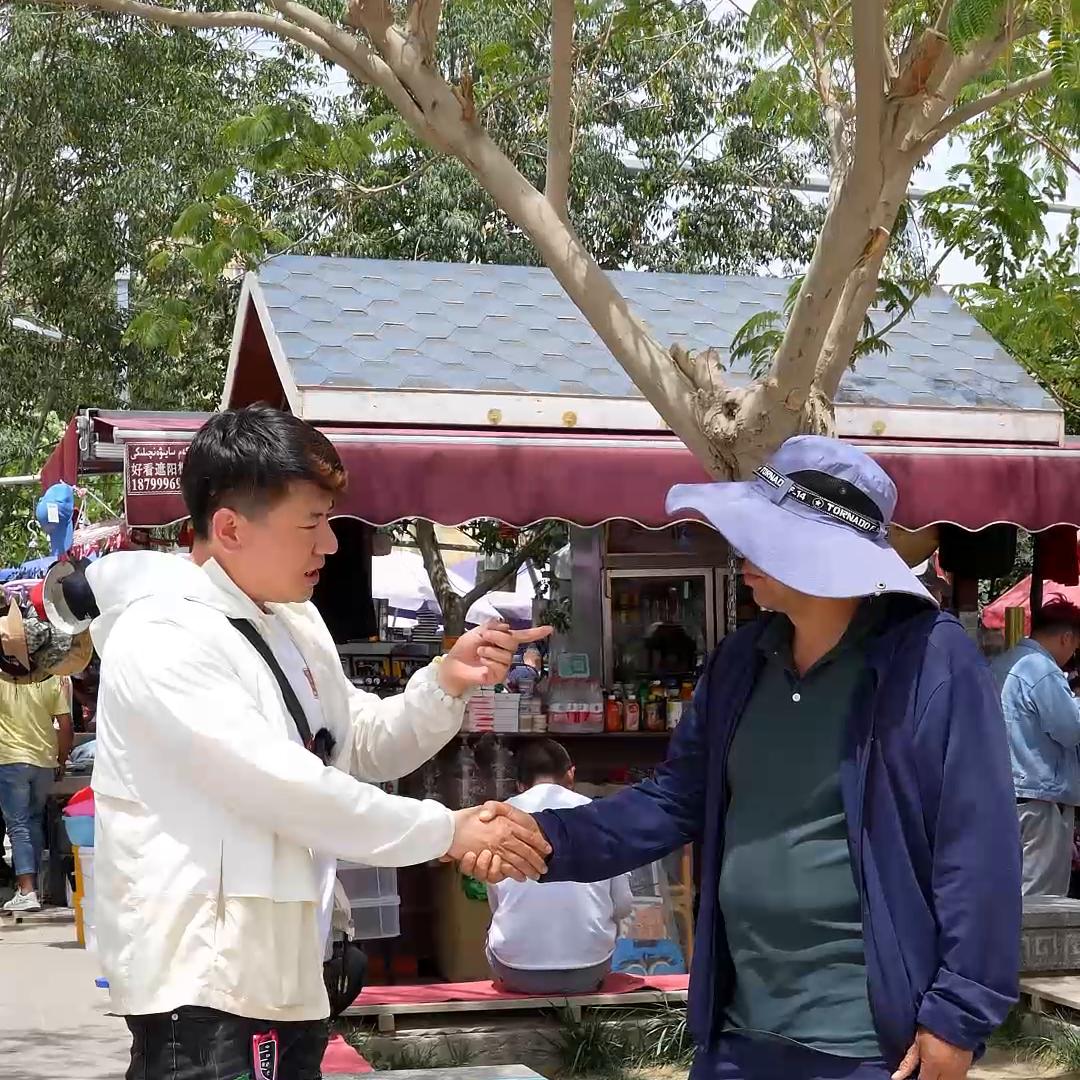 今天在市场阿达西实在太倔了,大家看看这个金包怎么样@D...