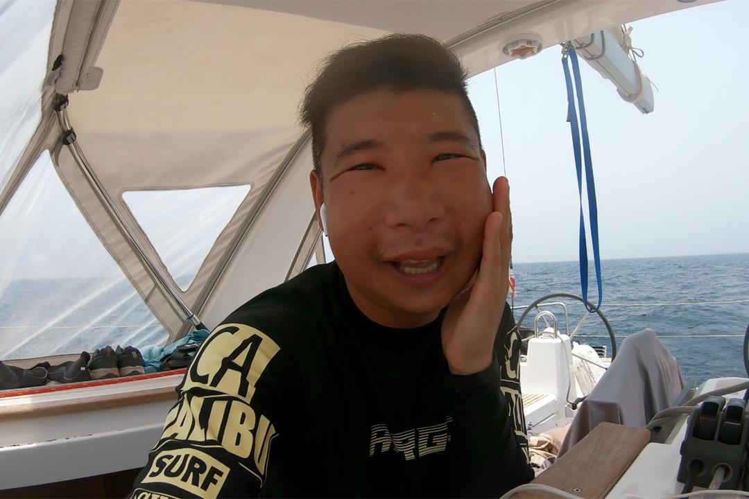 中国小伙的航海日记,44:遭遇海上马蜂袭击,亲妈都不认识我了