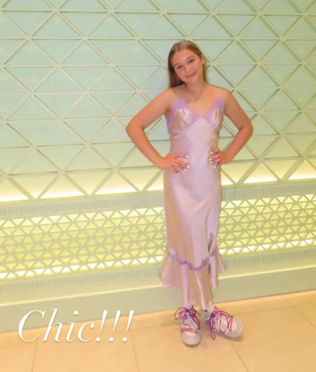 贝家小七12岁了！在Prada庆生得万元名牌包，打扮成熟是女版小贝