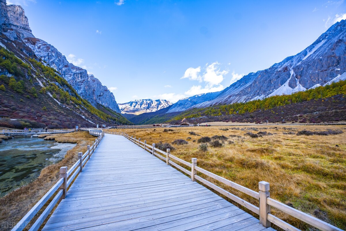 稻城亚丁真的好吗,稻城亚丁真的有这么好看吗