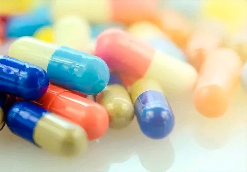 使用左氧氟沙星需要注意哪些,服用左氧氟沙星胶囊的注意事项