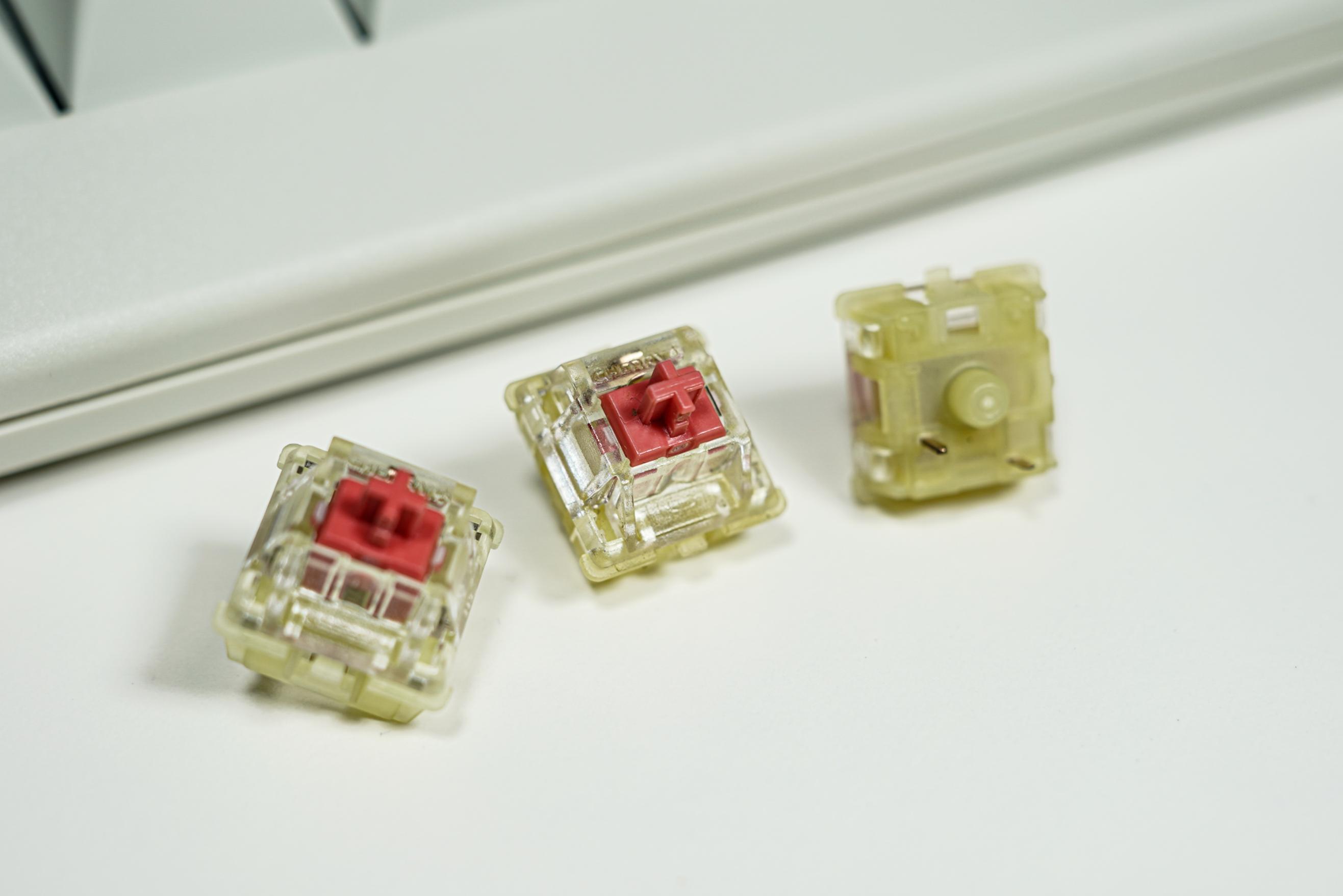 cherry轴入门机械键盘推荐,cherry键盘银轴和茶轴对比