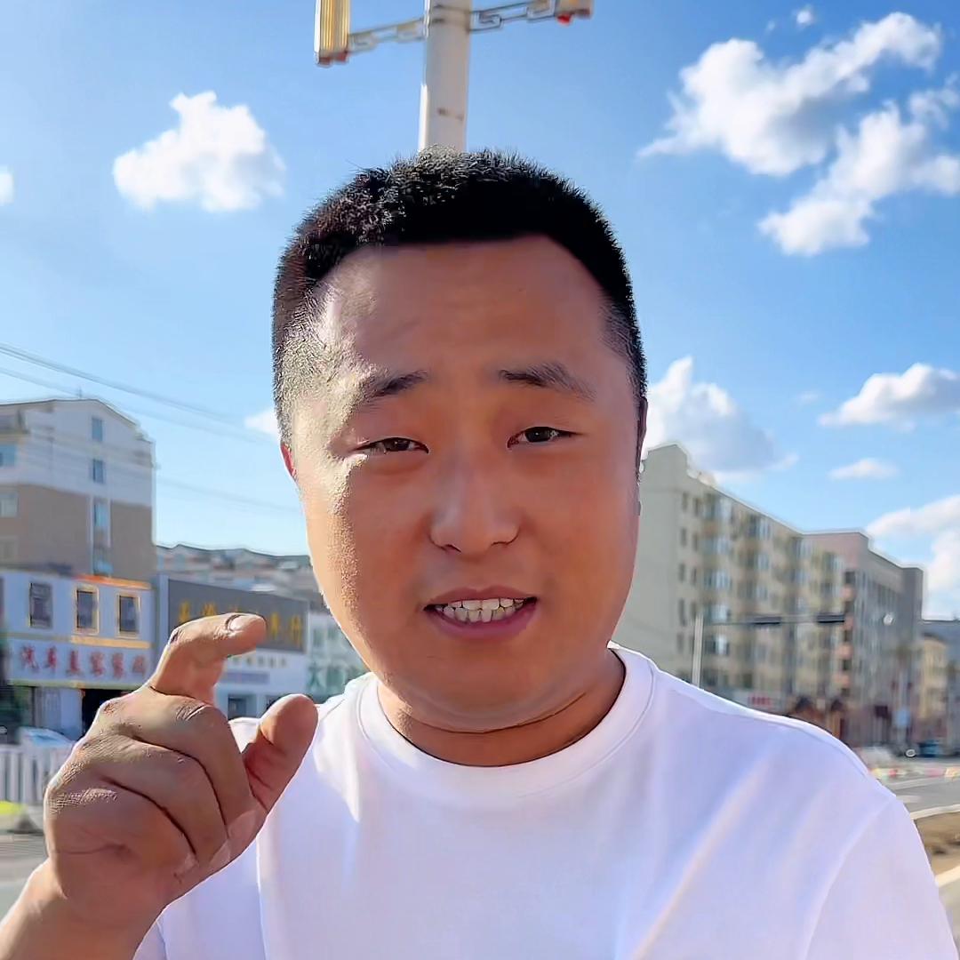 迈腾330豪华4s店首保加全合成机油,大众4s店完美交车