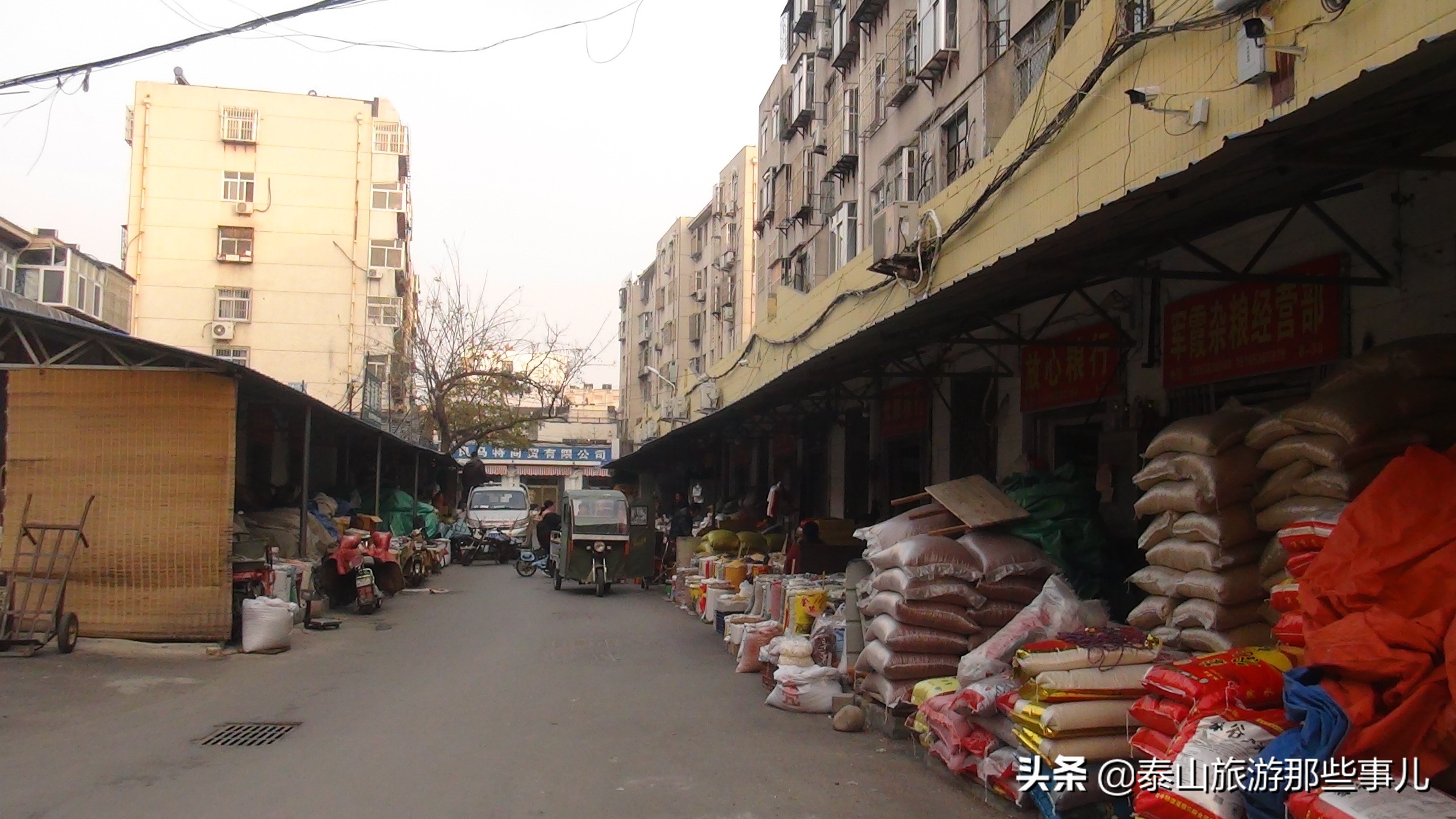 它是“*安泰**第一街”，记载了当地300年商贸史，如今更是火火火