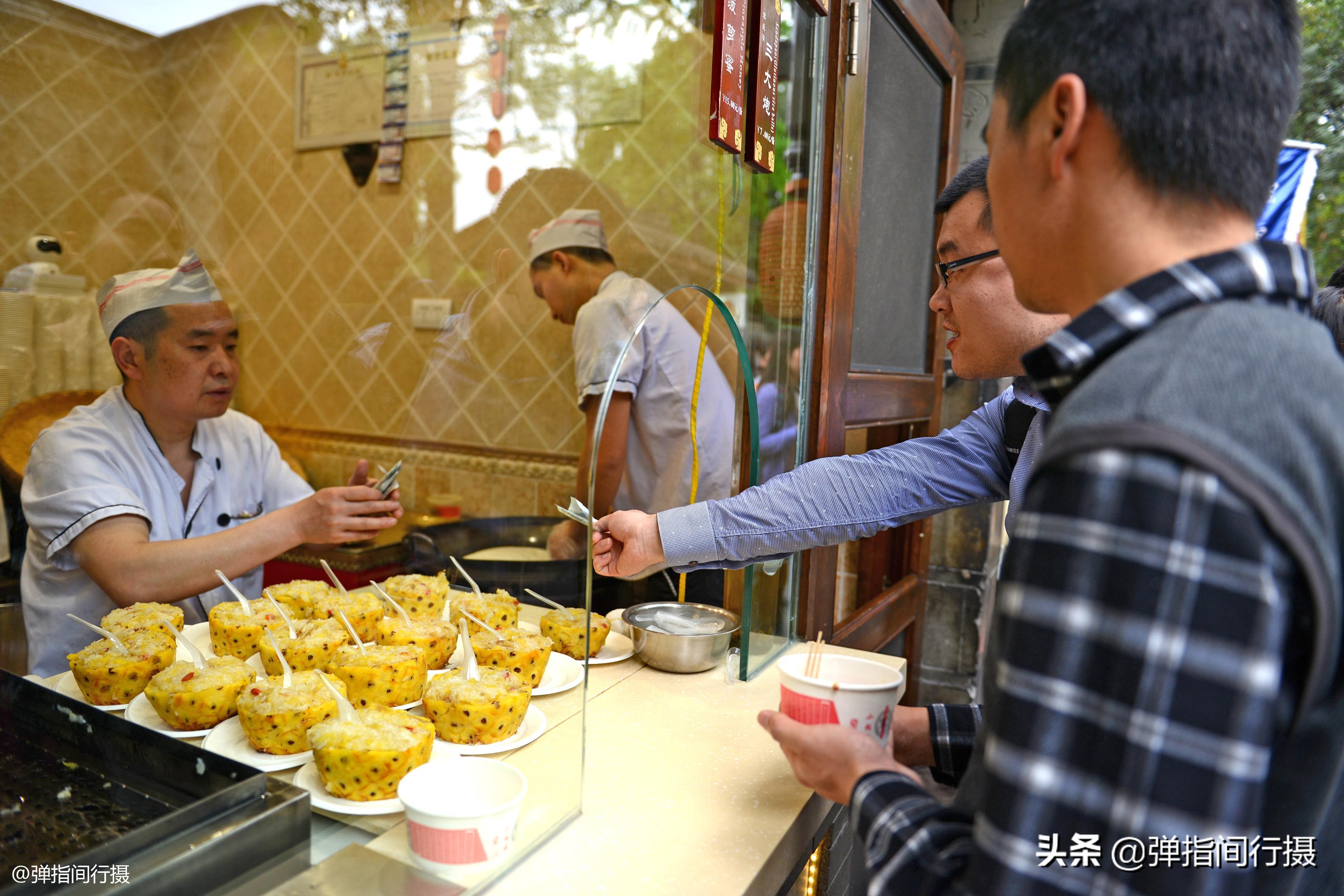 中国3条著名美食街,风味小吃深受游客喜爱,但本地人却不太捧场