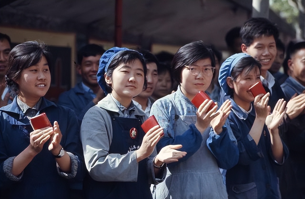 老照片让人怀念的70年代,70年代的老照片我们曾经的生活