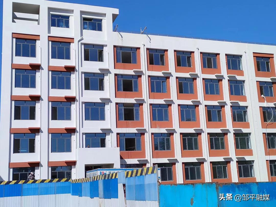 提升基本公共教育服务能力水平,着力提升镇村公共基础设施水平