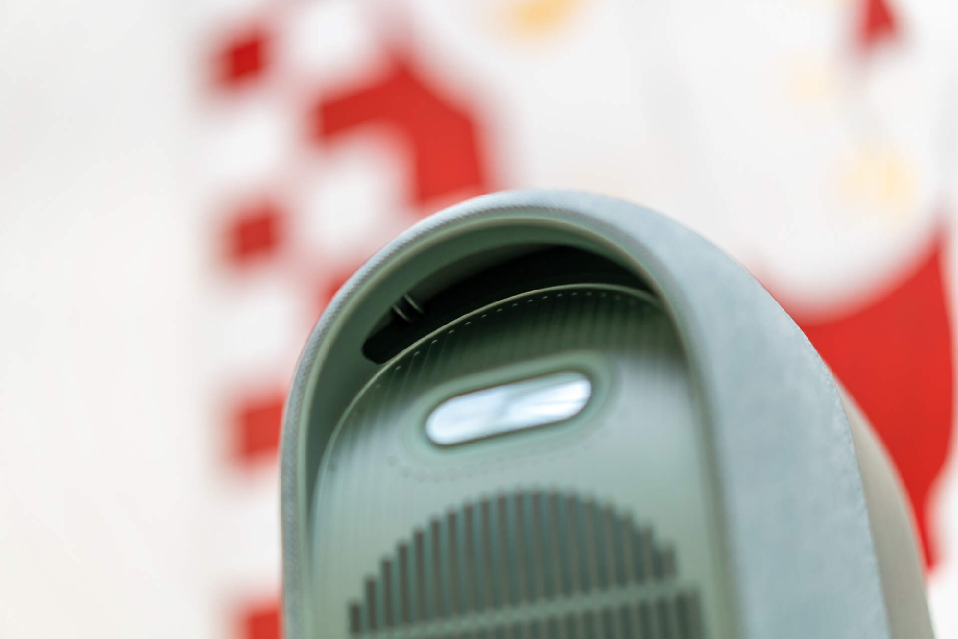 300元左右的投影仪是不是智商税,一千多块钱的投影仪靠谱吗