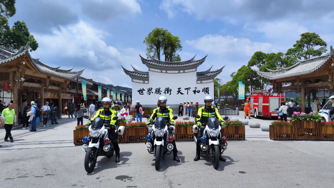 腾冲交警“五项措施”圆满完成“5·19中国旅游日”交通安保工作