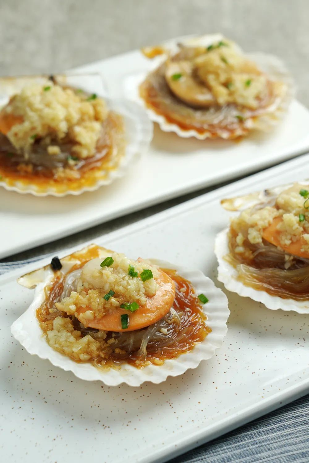 蒜蓉粉丝大虾蒸扇贝,蒜蓉粉丝蒸扇贝鲍鱼生蚝的做法