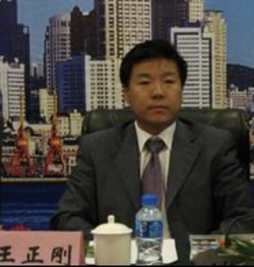 前中央政治局委员*熙薄**来：一审被判处无期徒刑剥夺政治权利终身！