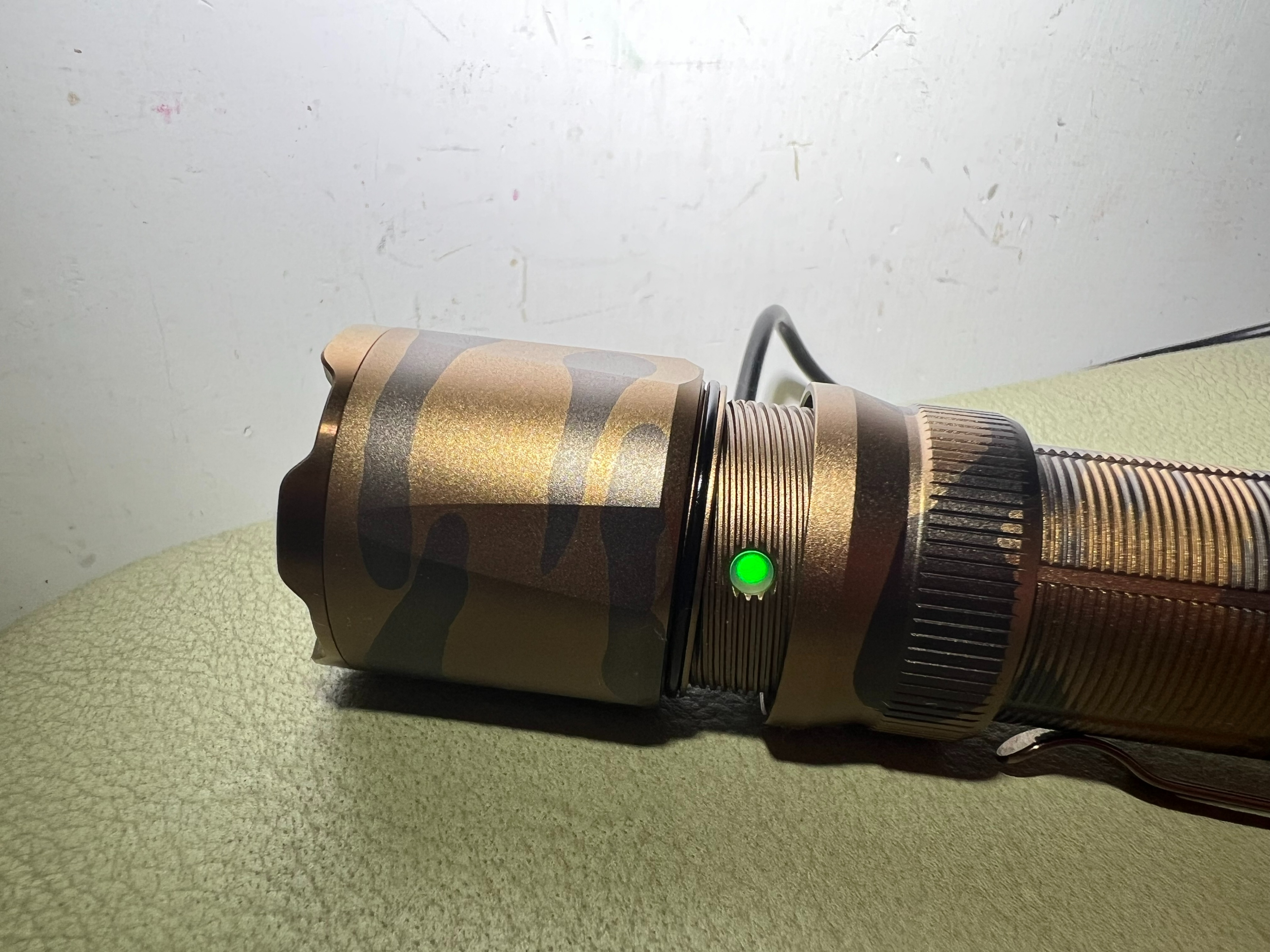 fenixtk22手电评测,fenixtk20uev2.0战术手电