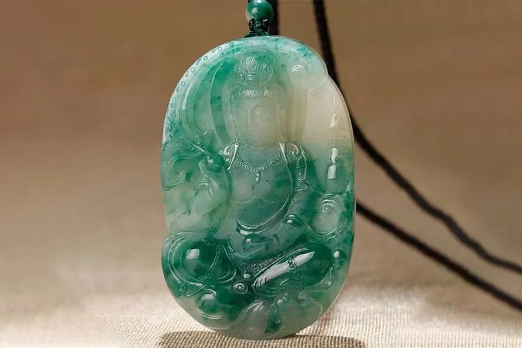 十大假翡翠排行榜,被315曝光的是哪两家翡翠直播间