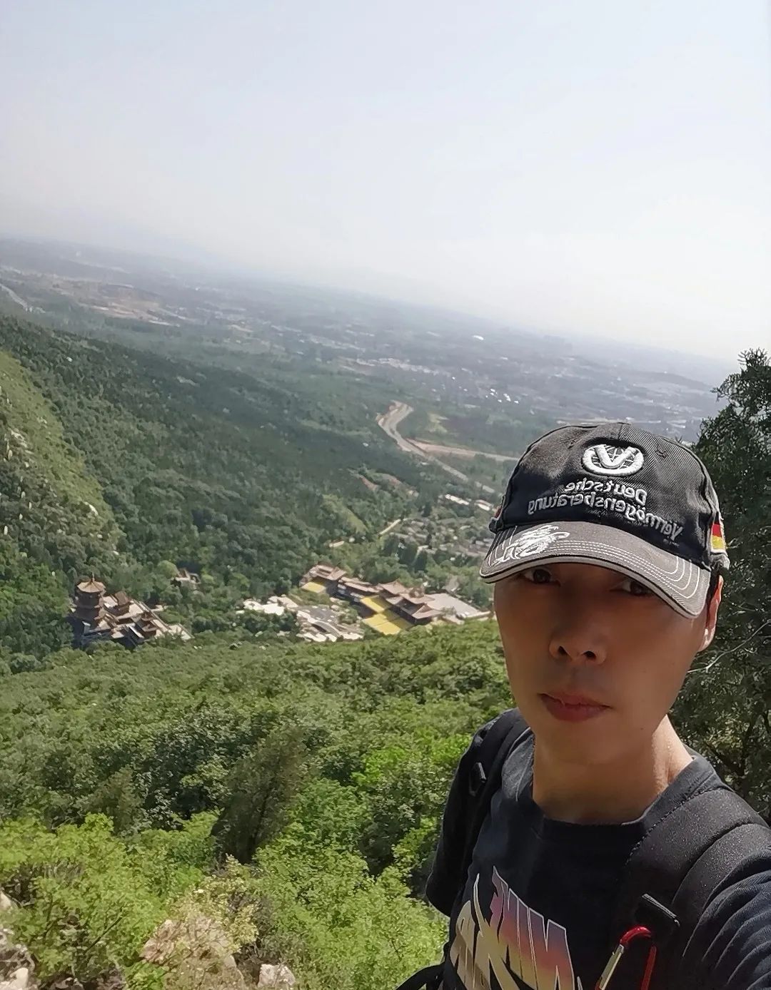 20230513嵩山月亮坡四号线溜腿，旁边的小山脊又出意外了