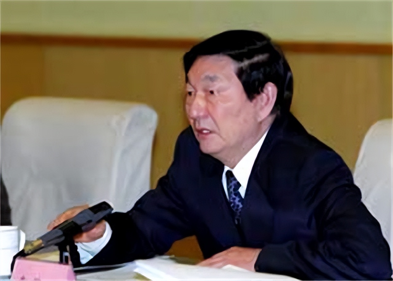 88年*镕基朱**自我批评：作为上海市长我不是最佳，比江*民泽**差得很远