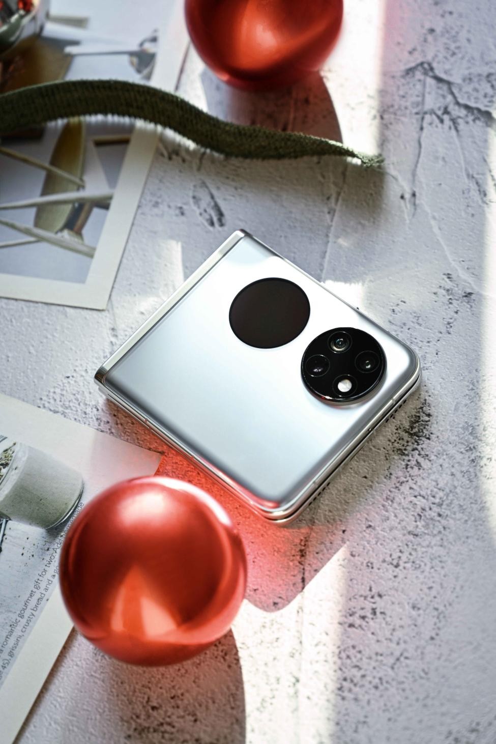 华为折叠屏pockets流光,华为折叠屏手机pockets广角