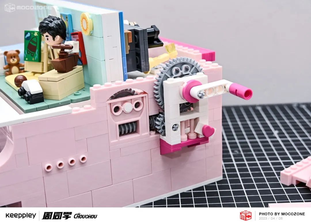 【积木测评】旋转的场景变换！周杰伦首款积木套装很有趣