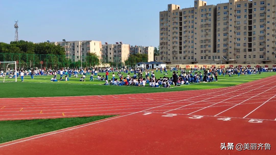东明县采油六厂社区综合体育场正式投入使用
