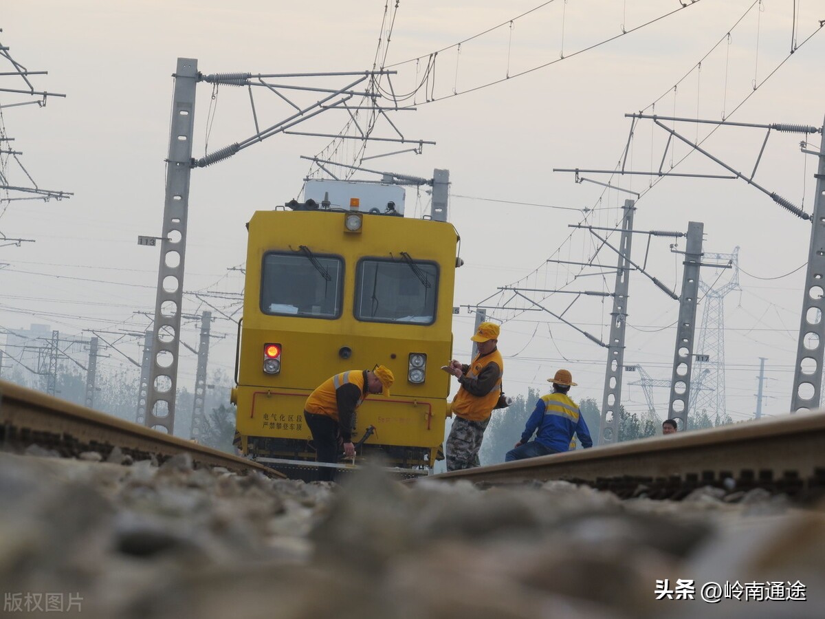 为什么铁路上只招大专不招本科生,铁路为什么招专科生不招本科生