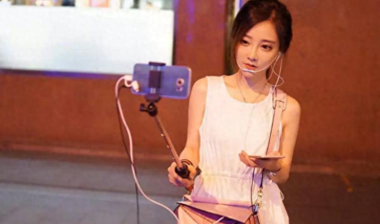 冯提莫哪年离开斗鱼,冯提莫解约视频完整