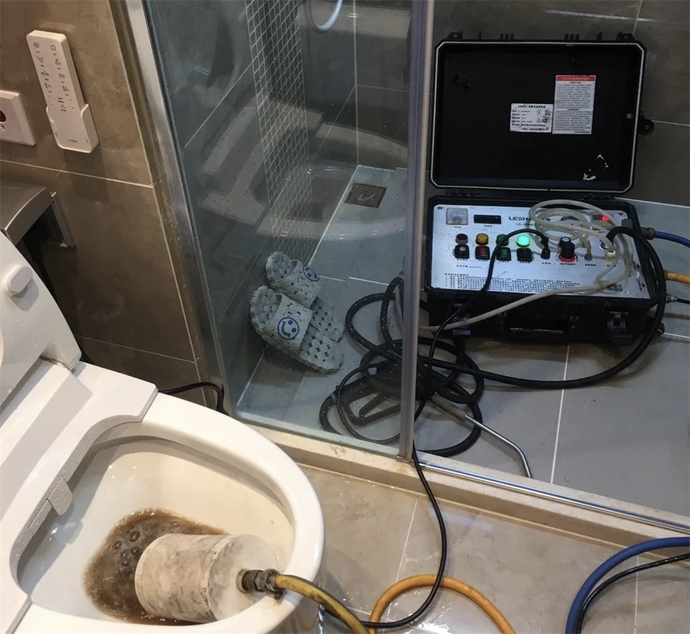 楼房暖气放水不循环怎么办,卫生间暖气不热怎么放水解决