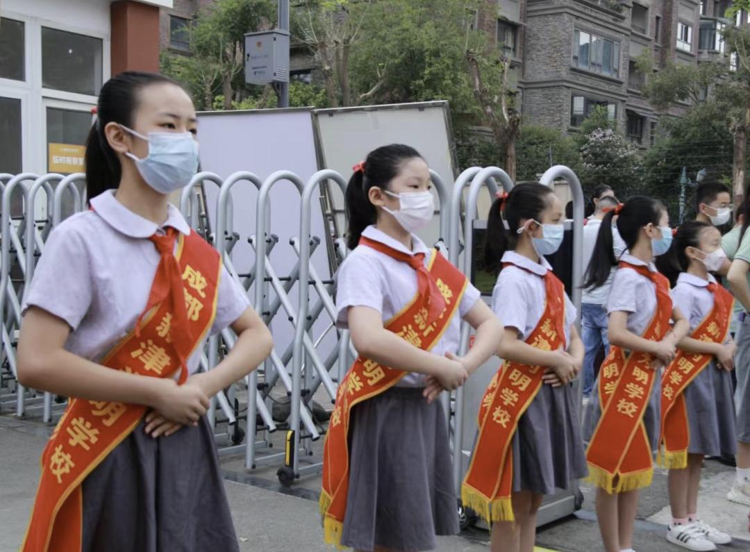 再见了，小盆友——9月19日成都家长成功“解除居家”……