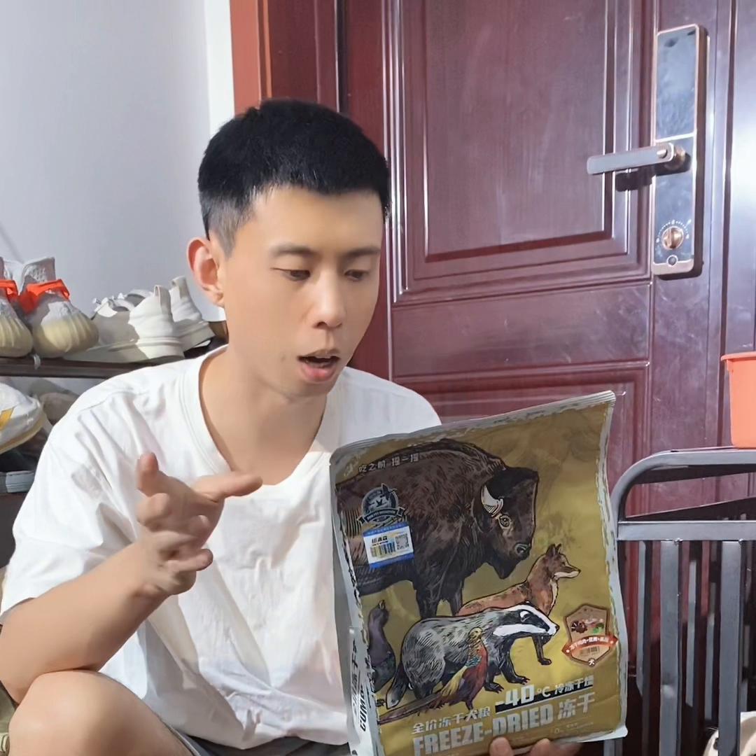 拉布拉多幼犬喂养的最佳方法,拉布拉多幼犬新手怎么喂