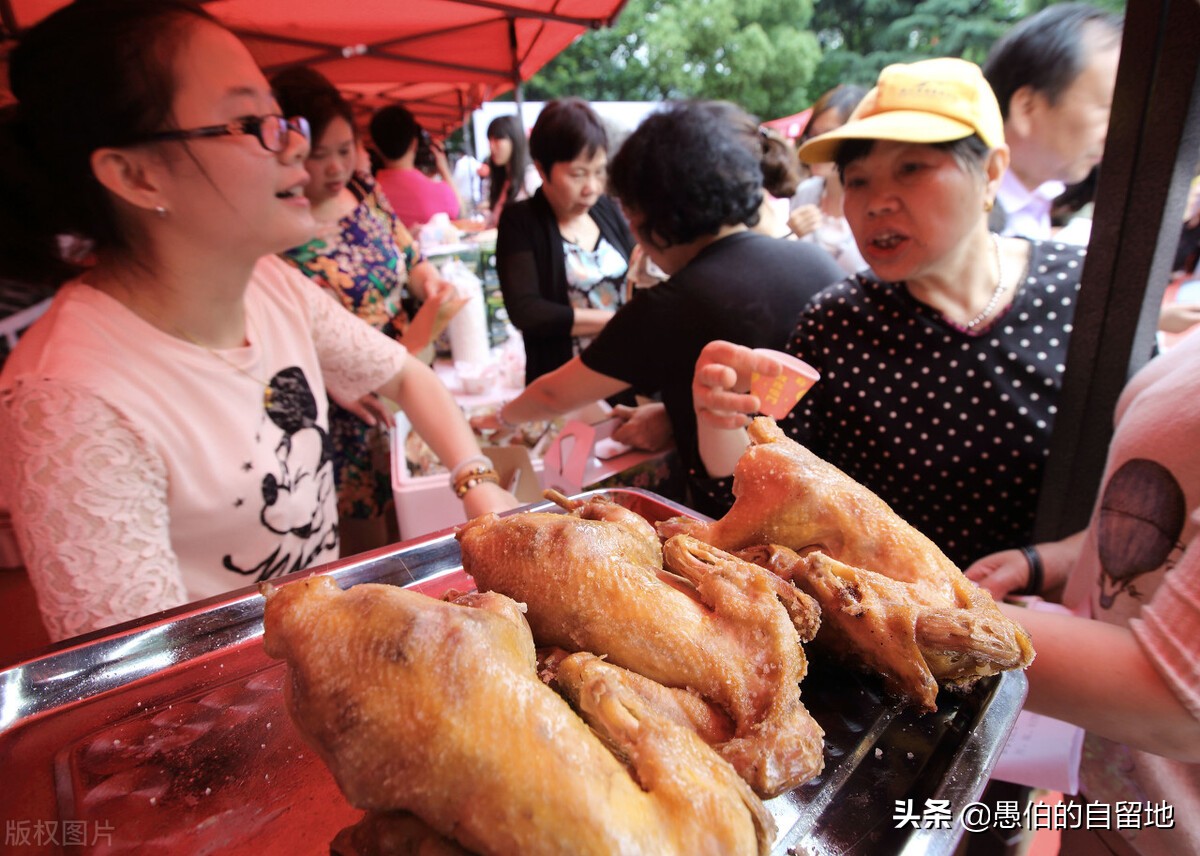 我，来自农村，失恋后自己创业开店，四年里我买了房，也买了大奔