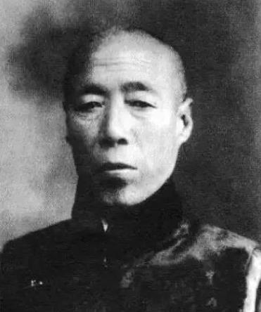 慈禧洗澡一次用几条毛巾,慈禧每次洗澡为什么要召见李莲英