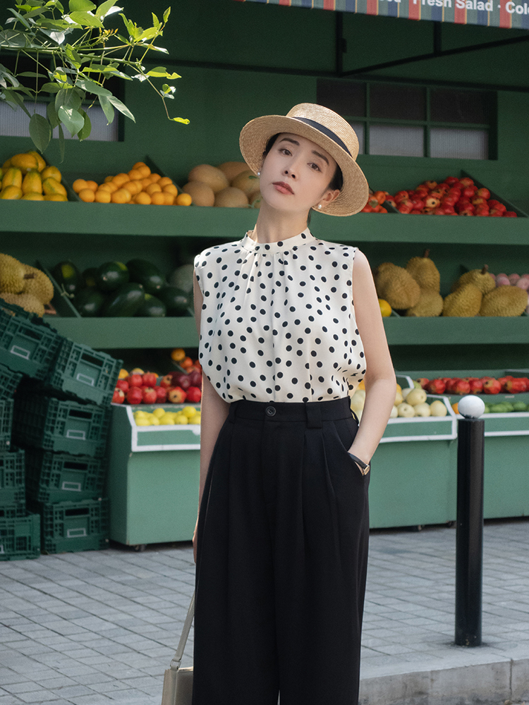 夏季穿什么面料又舒服又显档次,夏季穿什么面料的衣服最舒服女生