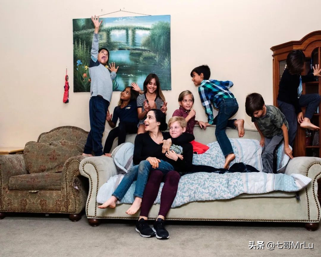 夜店舞娘、八胞胎人母，都曾是她的标签，但跌倒只能让她越飞越高